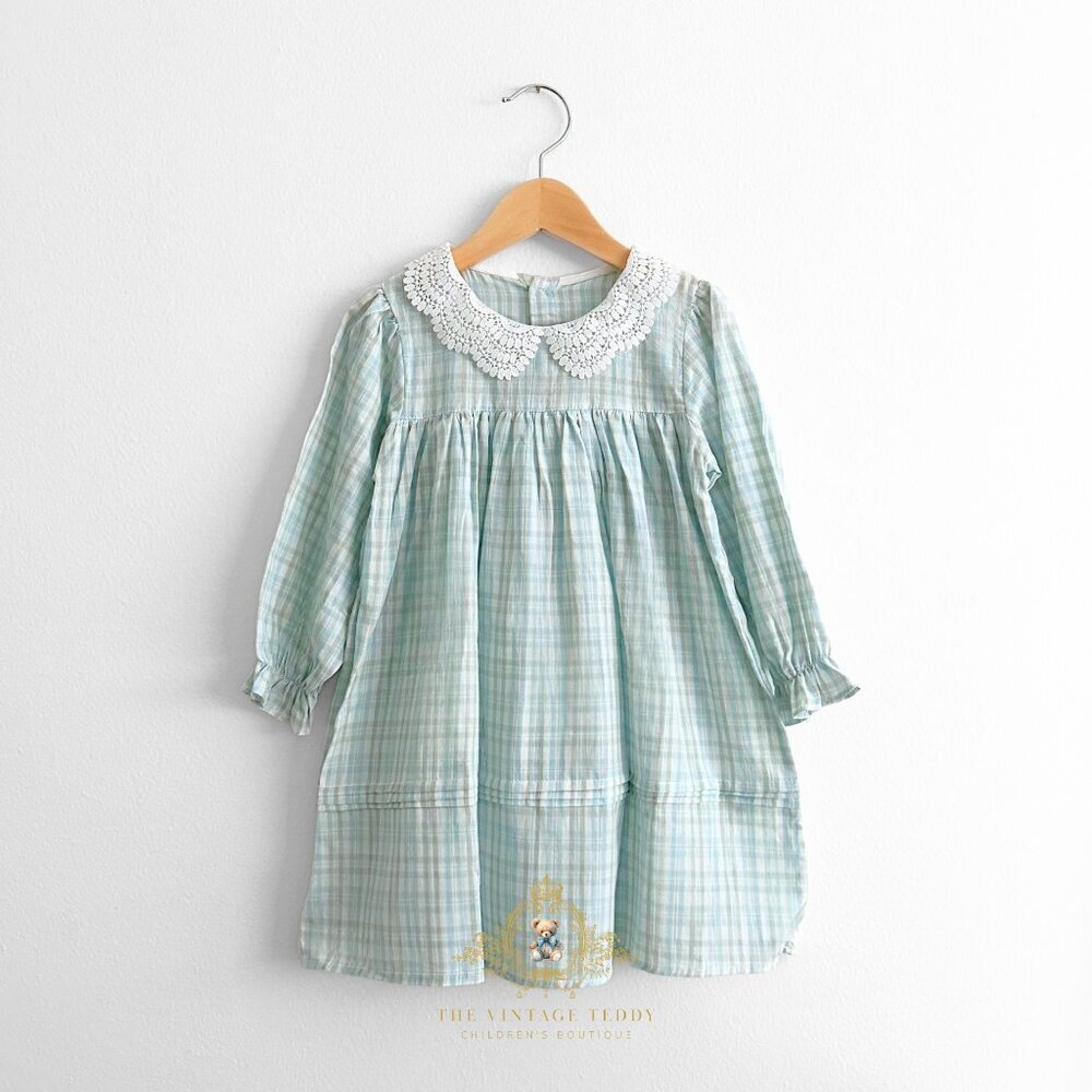 NWT Pretty Girls Eyelet Embroidered Lace Bib Collar Long Sleeve Dress Modest 4T